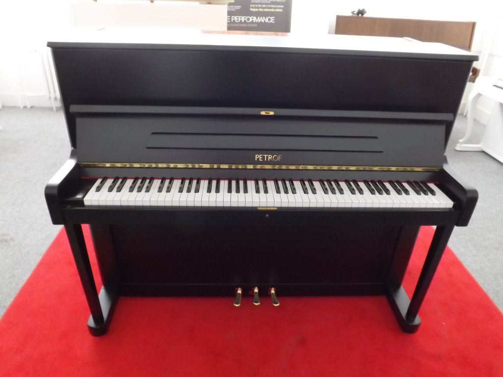 Petrof 115 II Polochipp