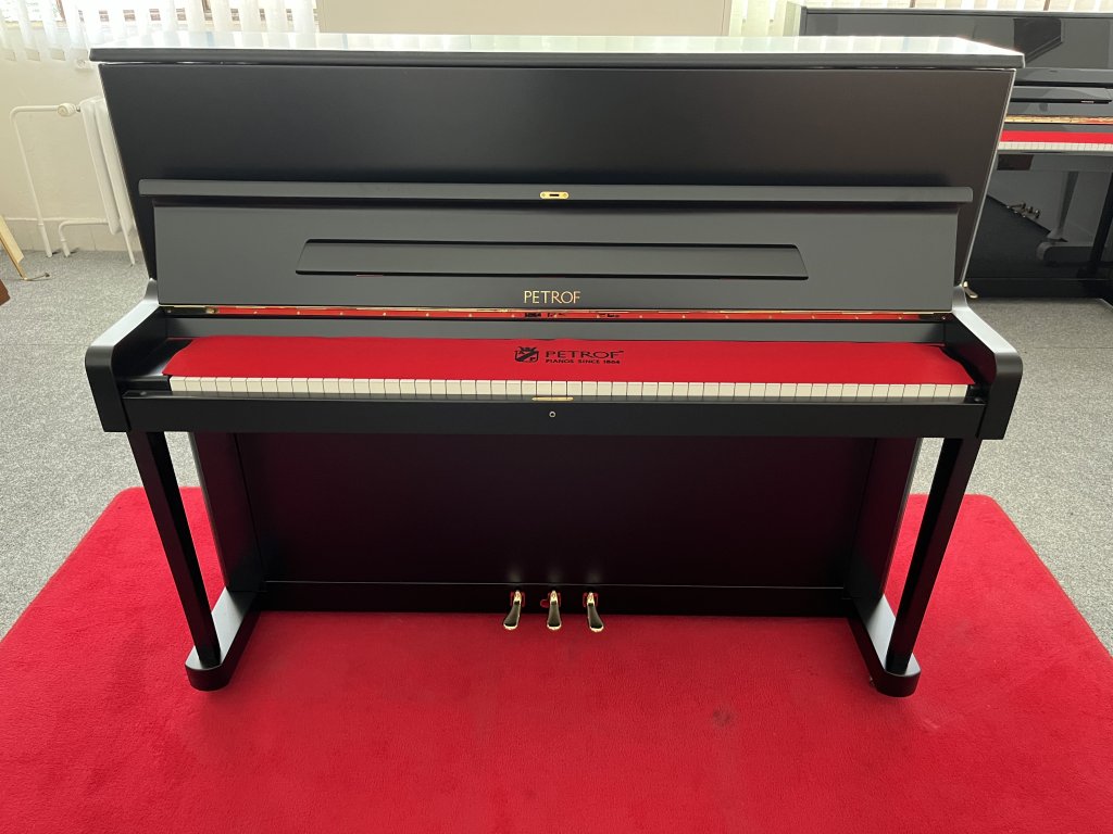 Petrof 118 Polochippendale