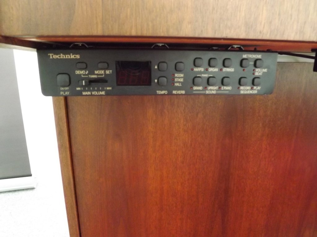 Petrof 115 II r. v. 2000 + silent systém TECHNICS