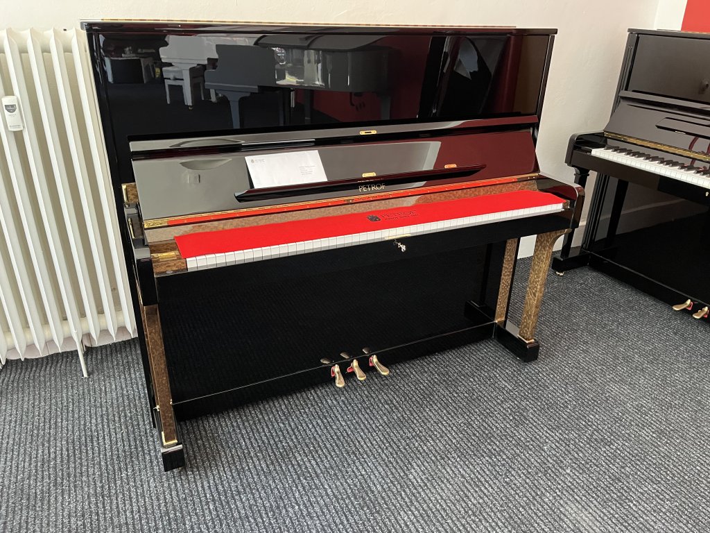 Petrof126 IV Elegance r. v. 2002